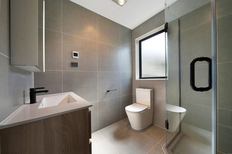 Photo of property in 6c Athena Drive, Totara Vale, Auckland, 0629