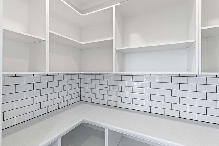 Photo of property in 25 Kauri Drive, Waiuku, 2123