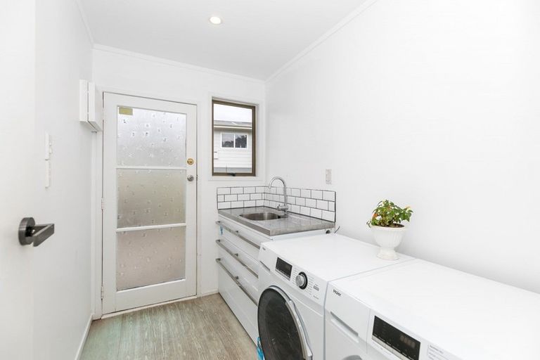 Photo of property in 11 Matipo Crescent, Pukete, Hamilton, 3200