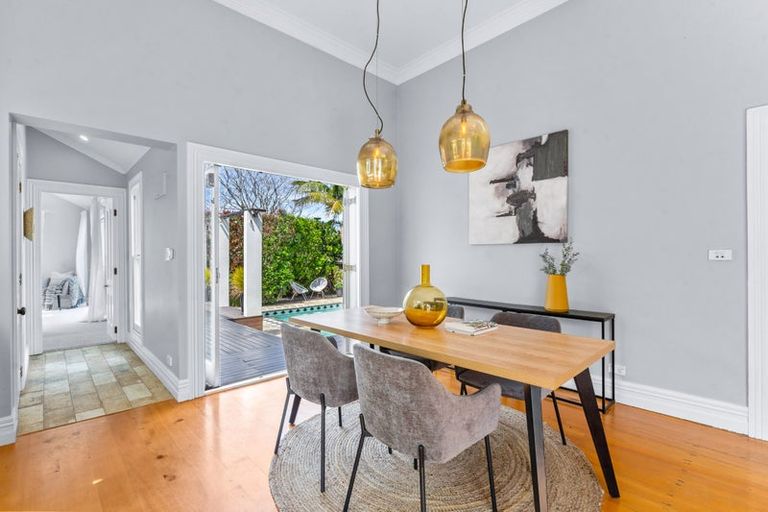 Photo of property in 14 Eversleigh Road, Belmont, Auckland, 0622