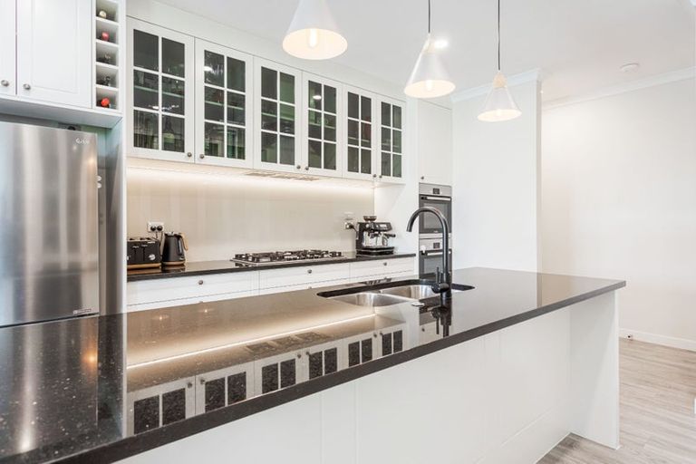 Photo of property in 6 Kahika Grove, Huapai, Kumeu, 0810