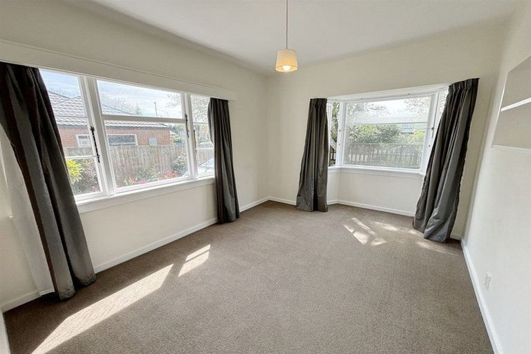 Photo of property in 39 Straven Road, Riccarton, Christchurch, 8011