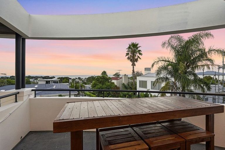 Photo of property in 22a Eastcliffe Road, Castor Bay, Auckland, 0620