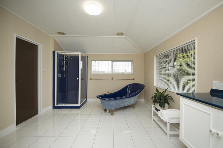 Photo of property in 106 Waterloo Crescent, Hokowhitu, Palmerston North, 4410
