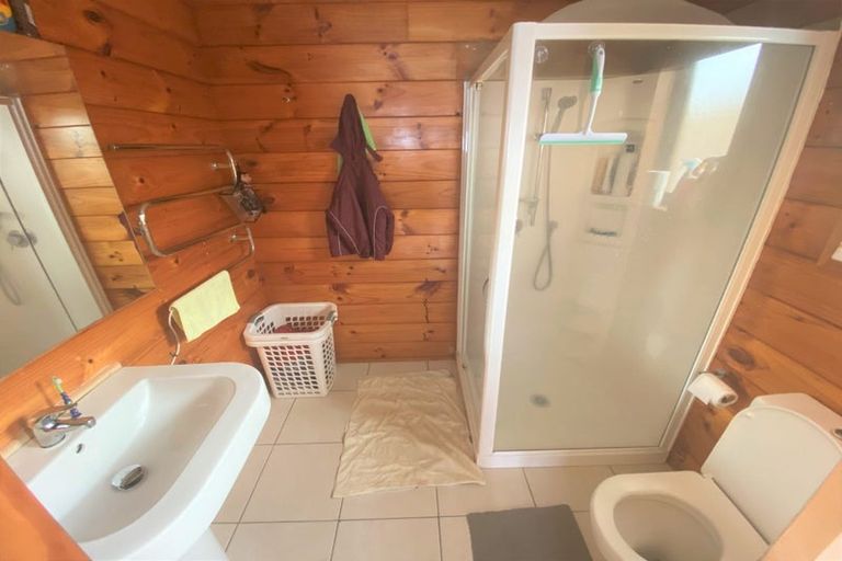 Photo of property in 1/100 Bond Crescent, Forrest Hill, Auckland, 0620