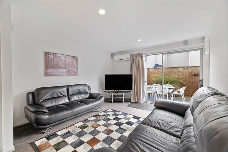 Photo of property in 2/88 Mathesons Road, Phillipstown, Christchurch, 8011