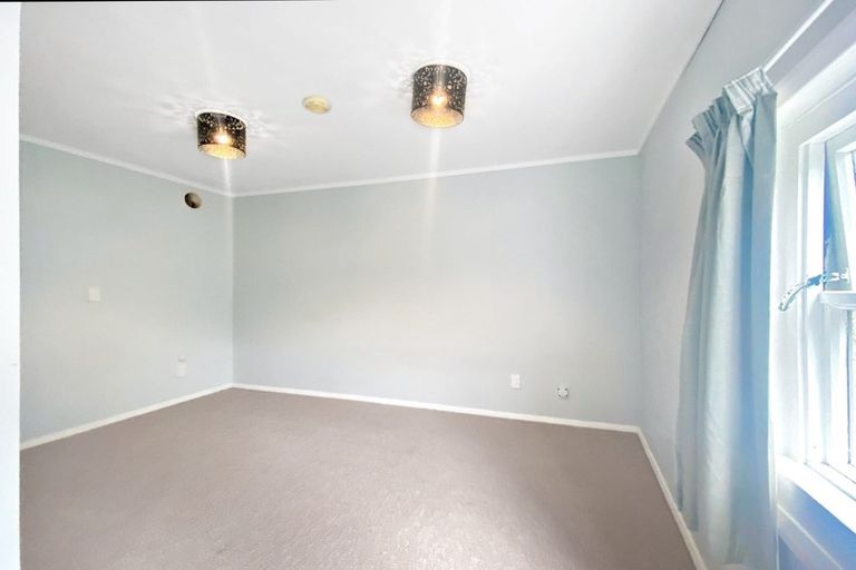 Photo of property in 3 Montgomery Avenue, Karori, Wellington, 6012