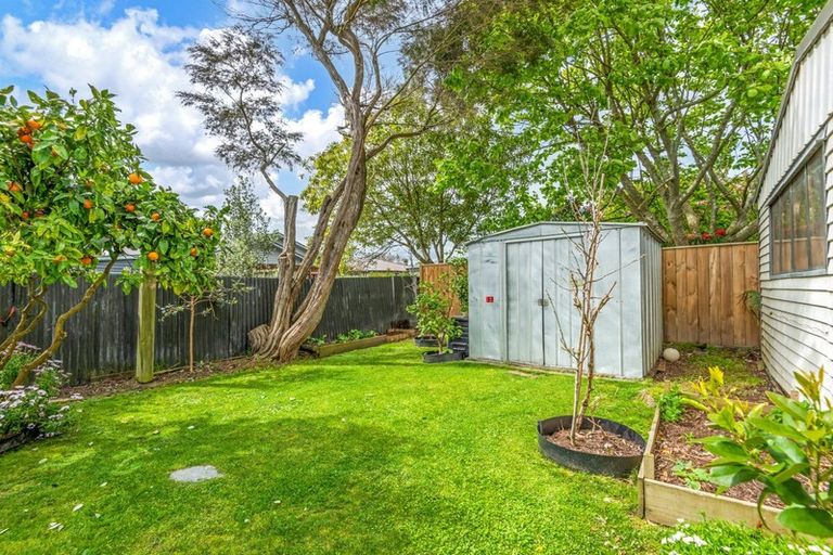 Photo of property in 37 Burns Avenue, Takaro, Palmerston North, 4412