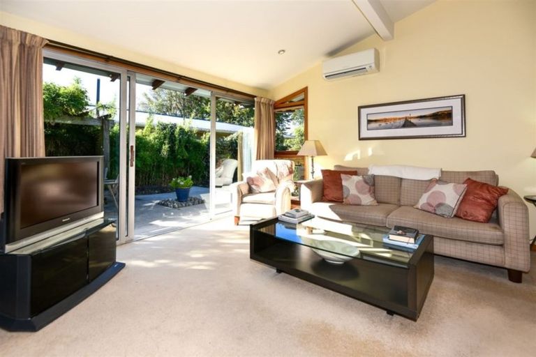Photo of property in 33 Lynfield Avenue, Ilam, Christchurch, 8041