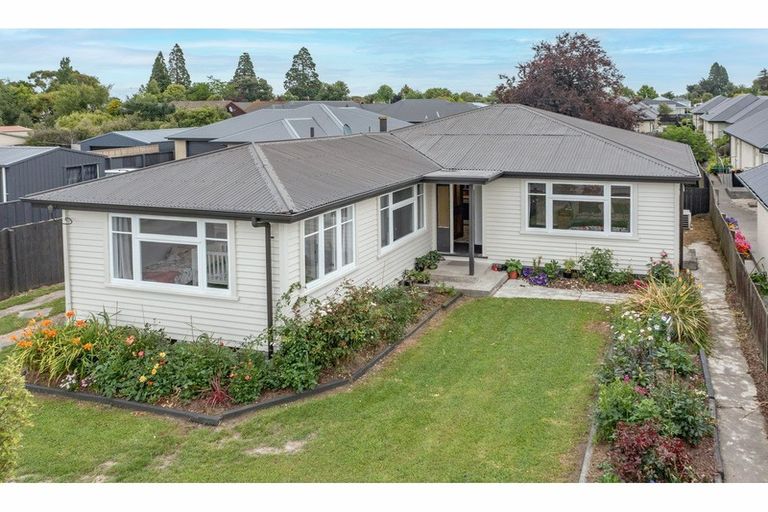 Photo of property in 15 Ivory Street, Rangiora, 7400