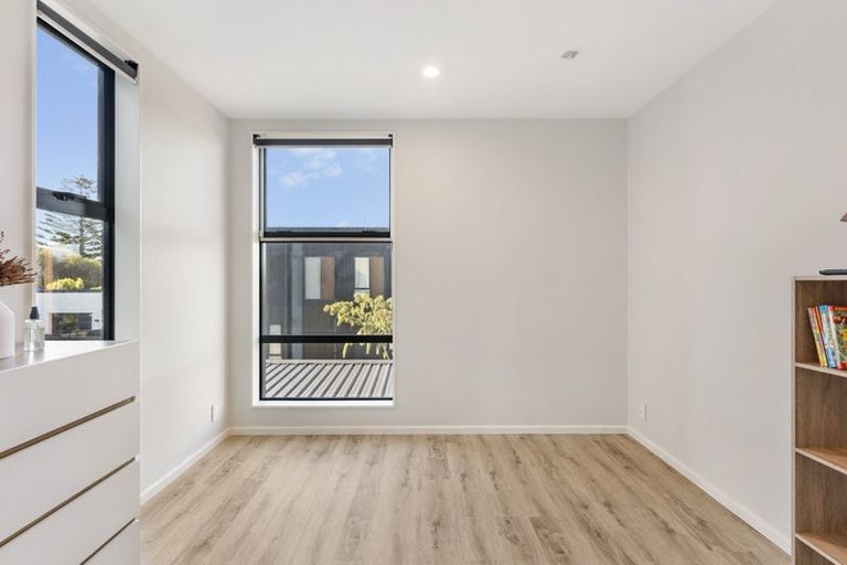 Photo of property in 17 Battalion Drive, Papakura, 2110