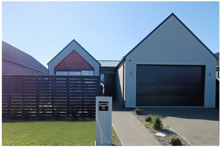 Photo of property in 34 Kiekie Road, Casebrook, 8051