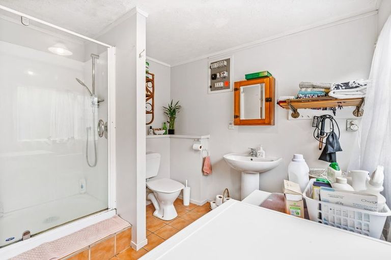 Photo of property in 45 John Dee Crescent, Red Beach, 0932