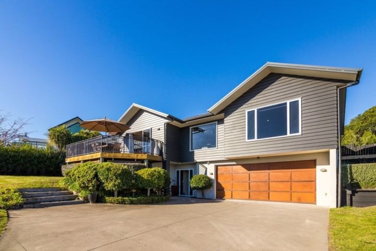 Photo of property in 20 Botanical Heights Drive, Waipahihi, Taupo, 3330