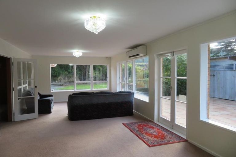 Photo of property in 91 Stratton Street, Normandale, Lower Hutt, 5010
