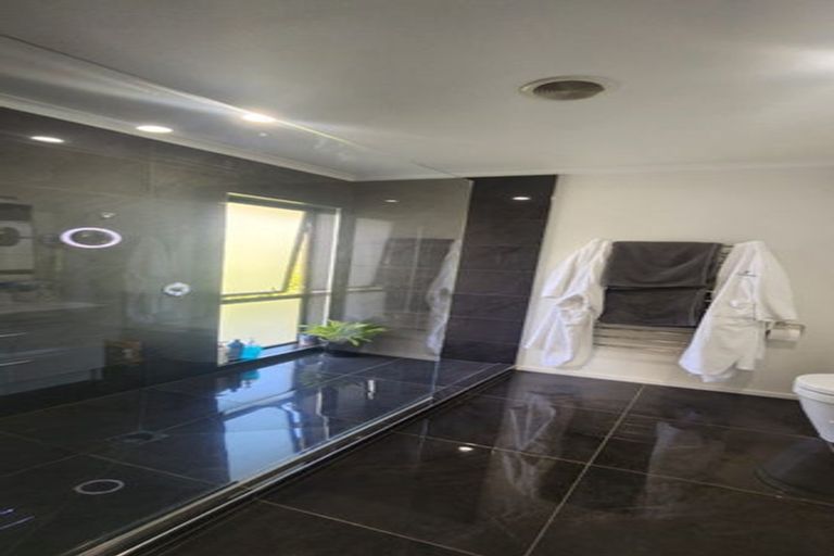 Photo of property in 15 Opal Avenue, Timberlea, Upper Hutt, 5018