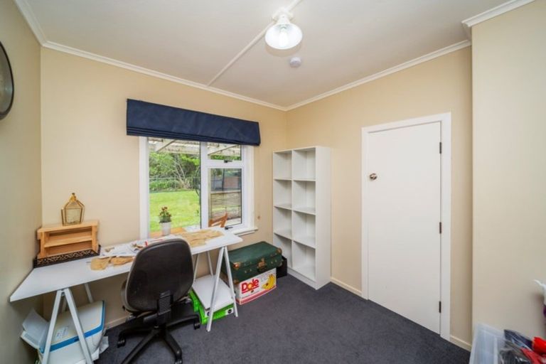 Photo of property in 15 Nikau Street, Inglewood, 4330