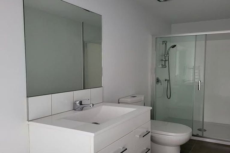 Photo of property in 1 Eileen Newey Place, Henderson, Auckland, 0612