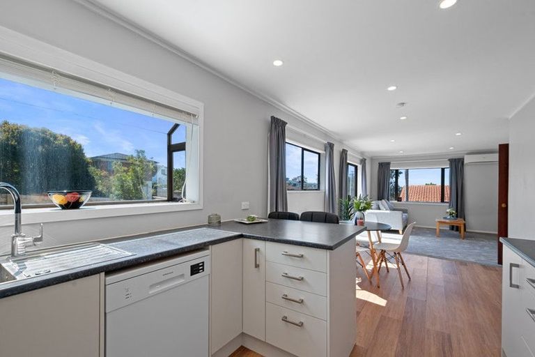 Photo of property in 1/17 Sturm Avenue, Massey, Auckland, 0614