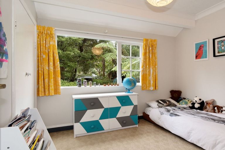 Photo of property in 199 Scenic Drive, Titirangi, Auckland, 0604