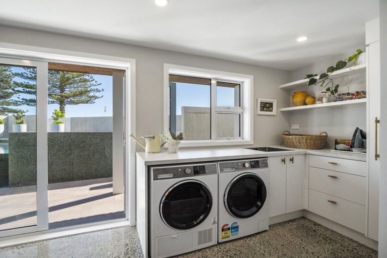 Photo of property in 96 Marine Parade, Mount Maunganui, 3116
