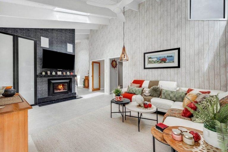 Photo of property in 80a Beach Road, Mellons Bay, Auckland, 2014