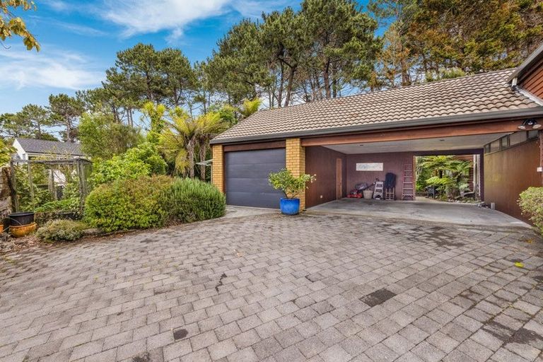 Photo of property in 106 Kowhai Road, Campbells Bay, Auckland, 0630