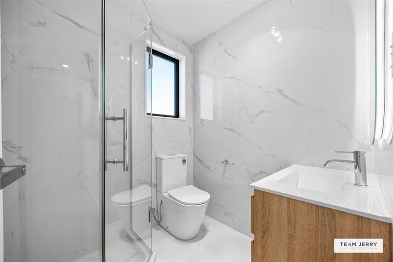 Photo of property in 30 Whare Kauri Road, Papakura, 2110