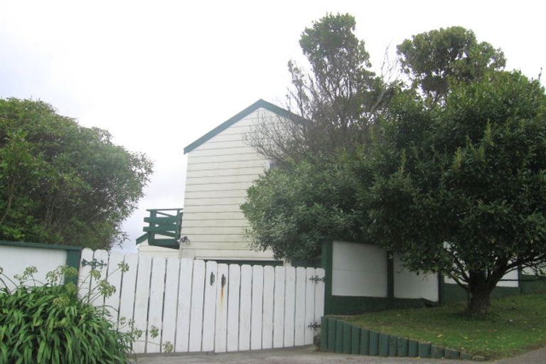 Photo of property in 123 Mark Avenue, Grenada Village, Wellington, 6037
