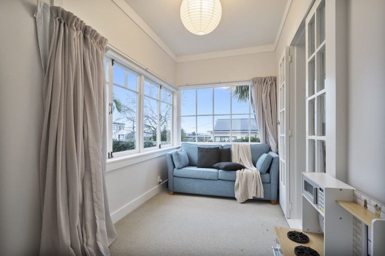 Photo of property in 13 Elcoat Avenue, Henderson, Auckland, 0612