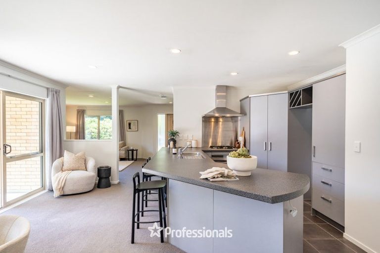 Photo of property in 24 Aragon Grove, Kingsley Heights, Upper Hutt, 5018