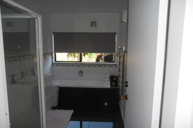 Photo of property in 7 Hurworth Grove, Waikanae, 5036