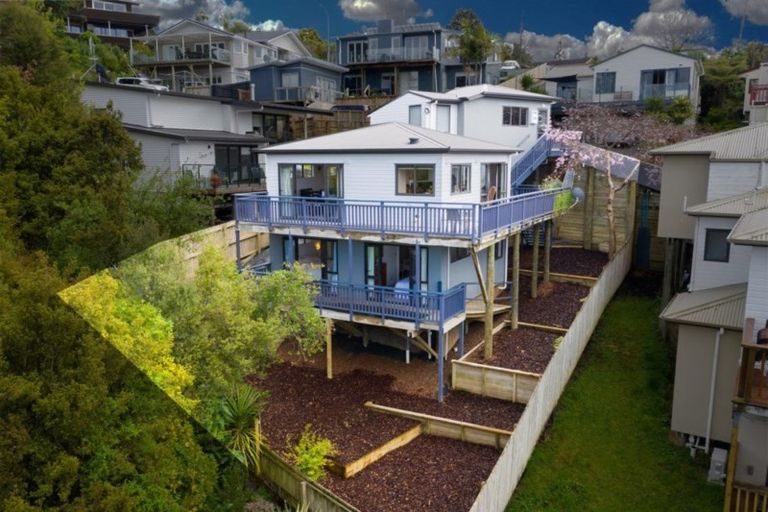 Photo of property in 278c Glamorgan Drive, Northcross, Auckland, 0630