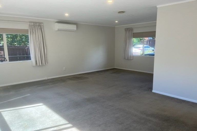 Photo of property in 109a Gossamer Drive, Pakuranga Heights, Auckland, 2010