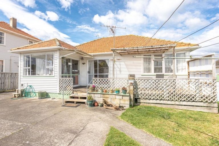 Photo of property in 92 Swiss Avenue, Gonville, Whanganui, 4501