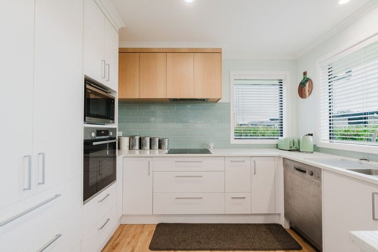 Photo of property in 14 Te Tiireke Drive, Glenview, Hamilton, 3206