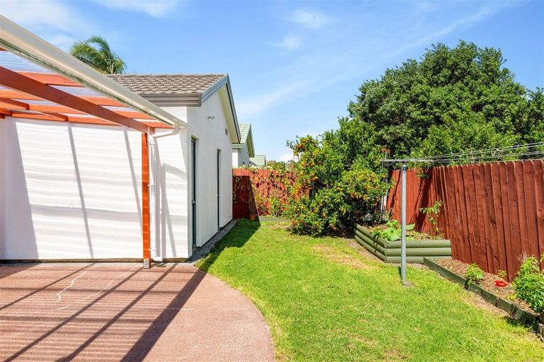 Photo of property in 22 Albizia Avenue, Henderson, Auckland, 0612