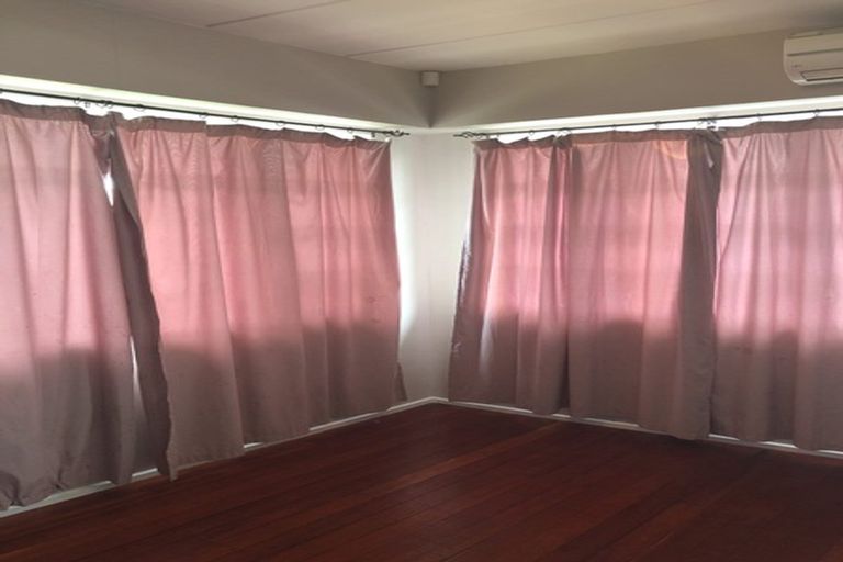 Photo of property in 17 Viola Avenue, Mangere East, Auckland, 2024