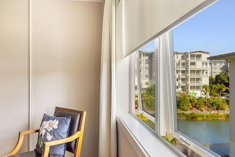 Photo of property in 33 Parkside Drive, Orewa, 0931