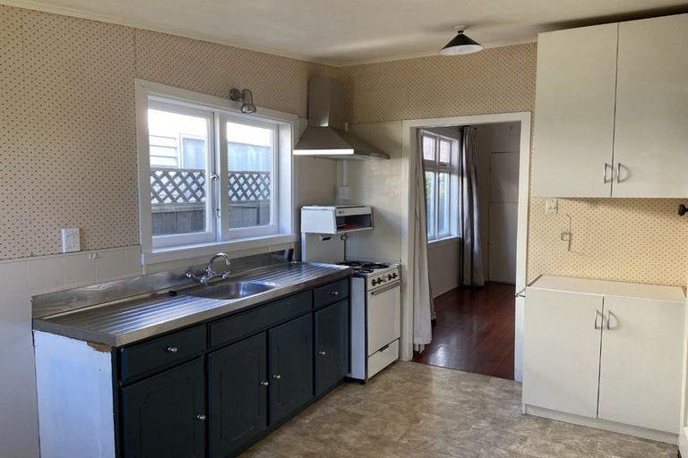 Photo of property in 16 Pilmuir Street, Hutt Central, Lower Hutt, 5010