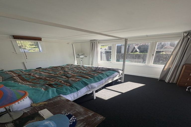 Photo of property in 3 Smale Terrace, Hospital Hill, Napier, 4110