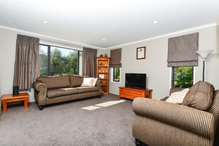 Photo of property in 21 Barrett Road, Temple View, Hamilton, 3290