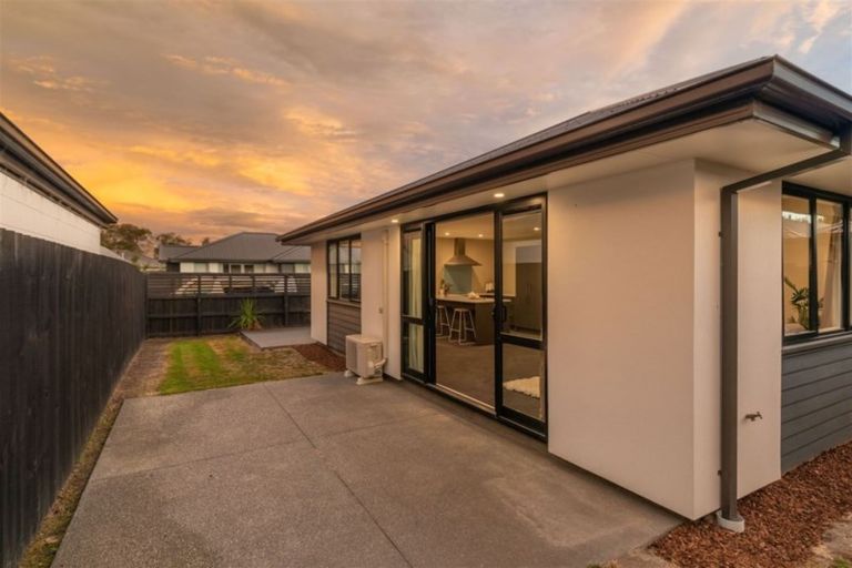 Photo of property in 5 Mclendon Green, Belfast, Christchurch, 8051