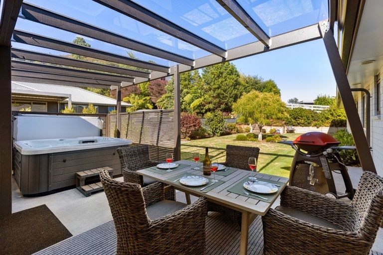 Photo of property in 7 Pike Place, Ferndale, New Plymouth, 4310