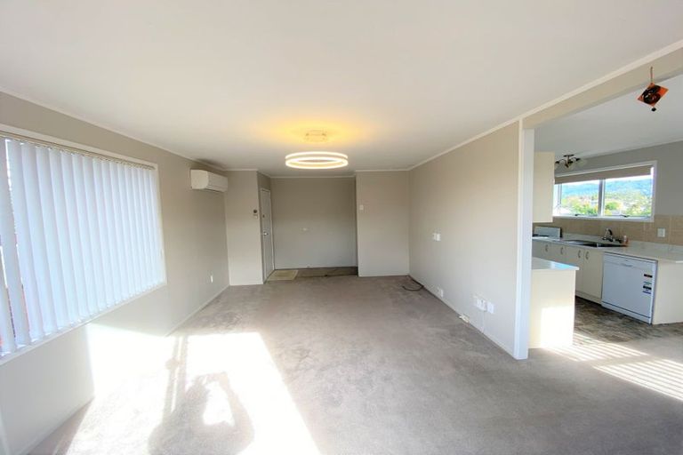 Photo of property in 69 Solar Road, Glen Eden, Auckland, 0602