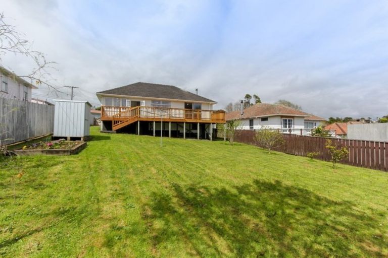 Photo of property in 30 Parsons Street, Vogeltown, New Plymouth, 4310