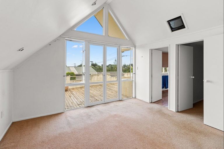 Photo of property in 88 Domett Street, Opunake, 4616