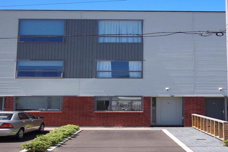 Photo of property in 15/2 Stone Street, Miramar, Wellington, 6022