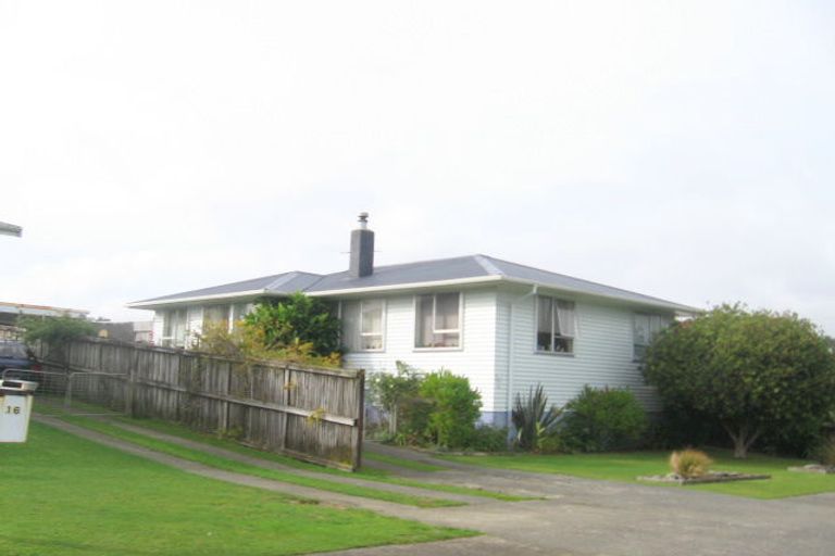 Photo of property in 14 Stipulate Place, Ascot Park, Porirua, 5024