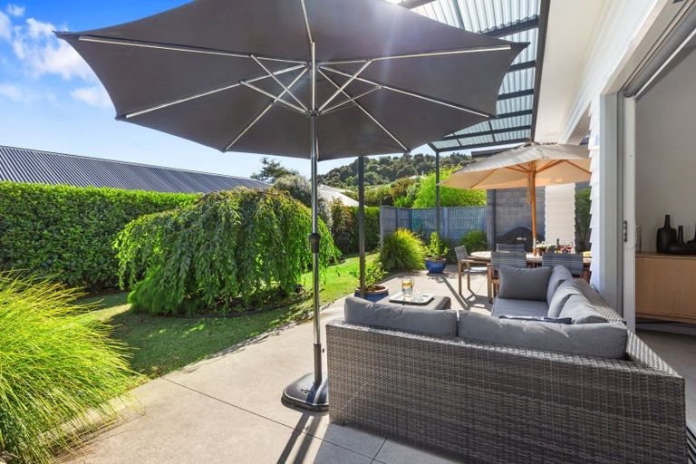 Photo of property in 1 Ellesmere Close, Pyes Pa, Tauranga, 3112